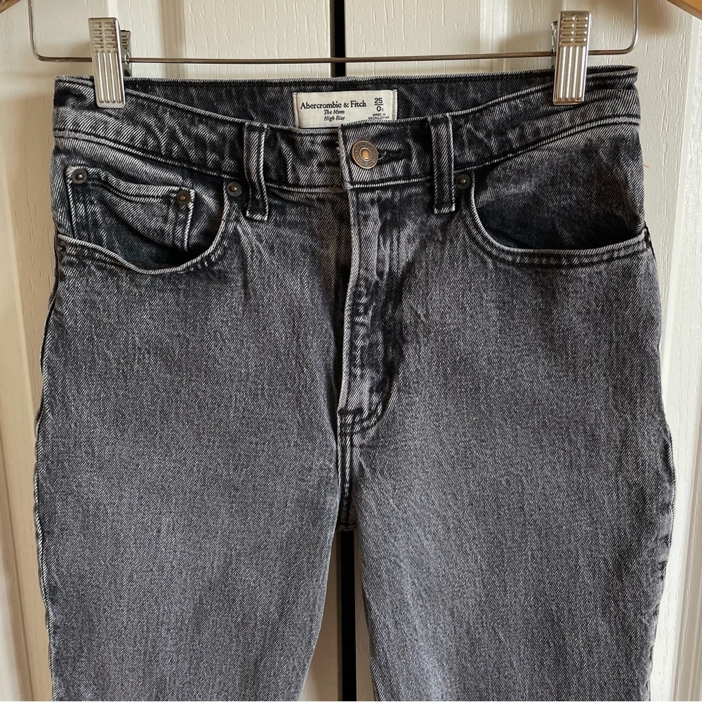 Abercrombie & Fitch The Mom High Rise Jeans Women’s 25 Vintage Black Trendy EUC - Picture 2 of 12